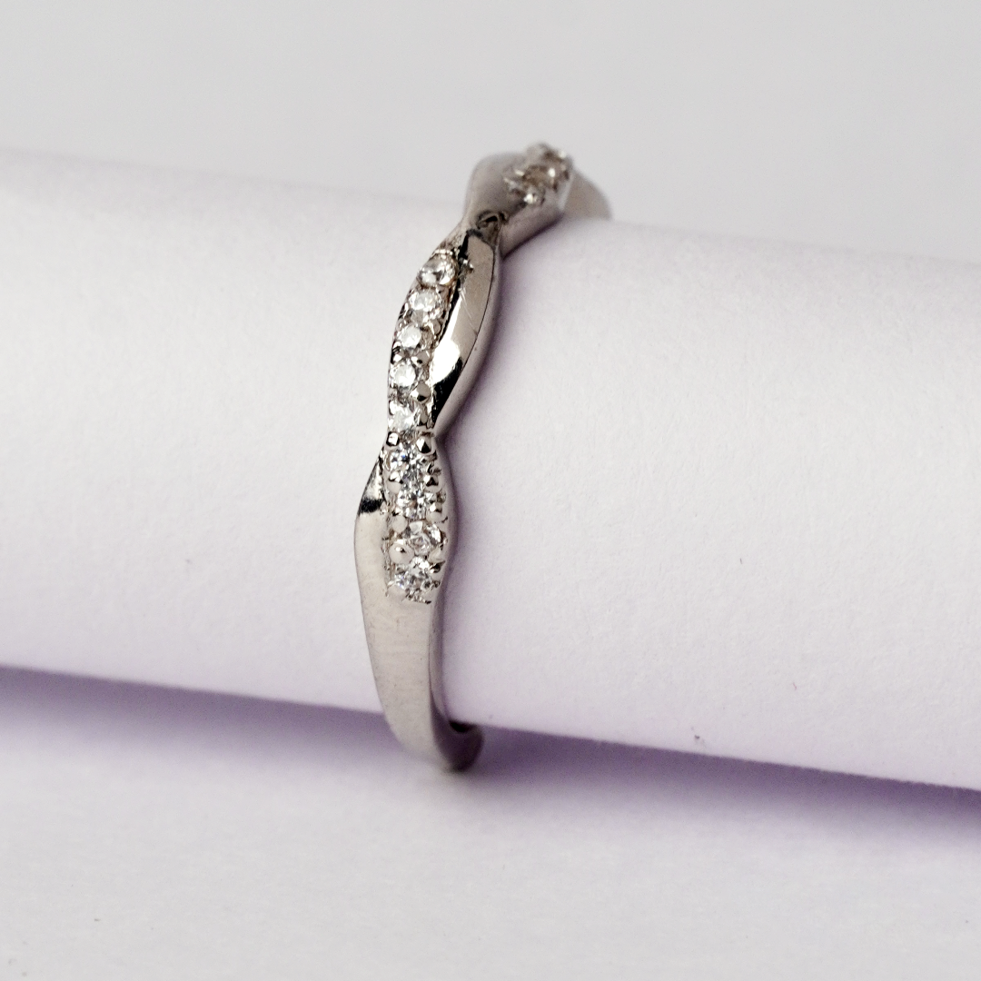 Twisted In Many ways 925 Sterling Silver Zircon Ring
