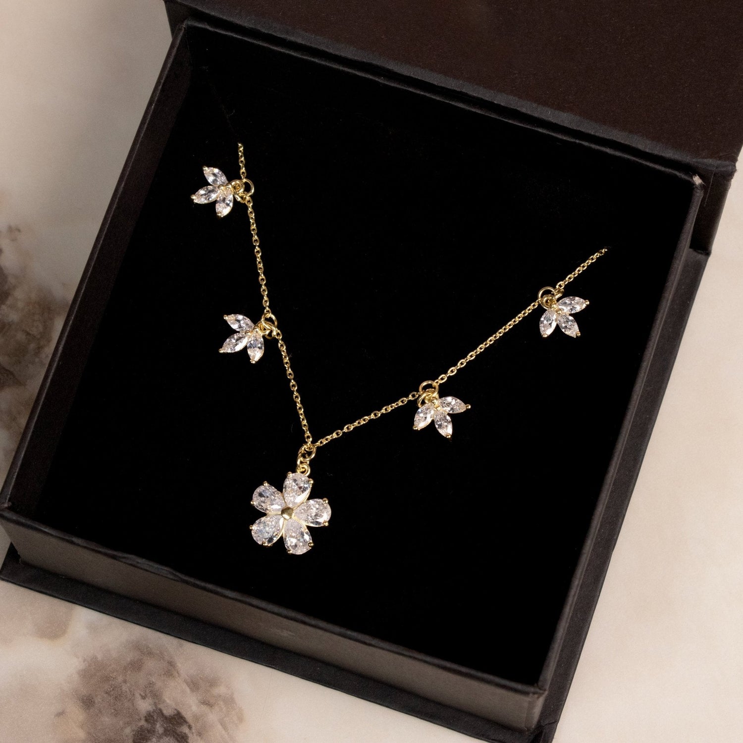 Flower Cluster 925 Sterling Silver Zircon Necklace